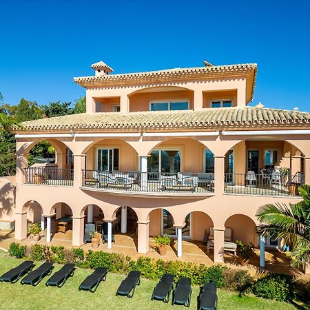 Beachside Villa With Panoramic Sea Views Benalmádena Exteriör bild