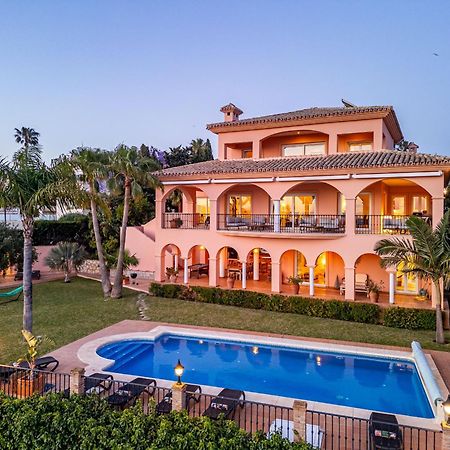 Beachside Villa With Panoramic Sea Views Benalmádena Exteriör bild