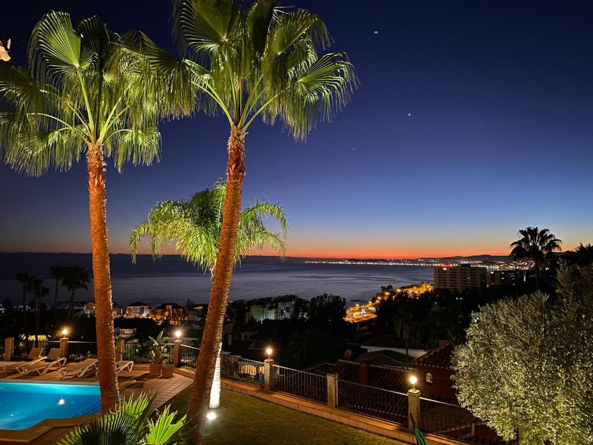Beachside Villa With Panoramic Sea Views Benalmádena Exteriör bild