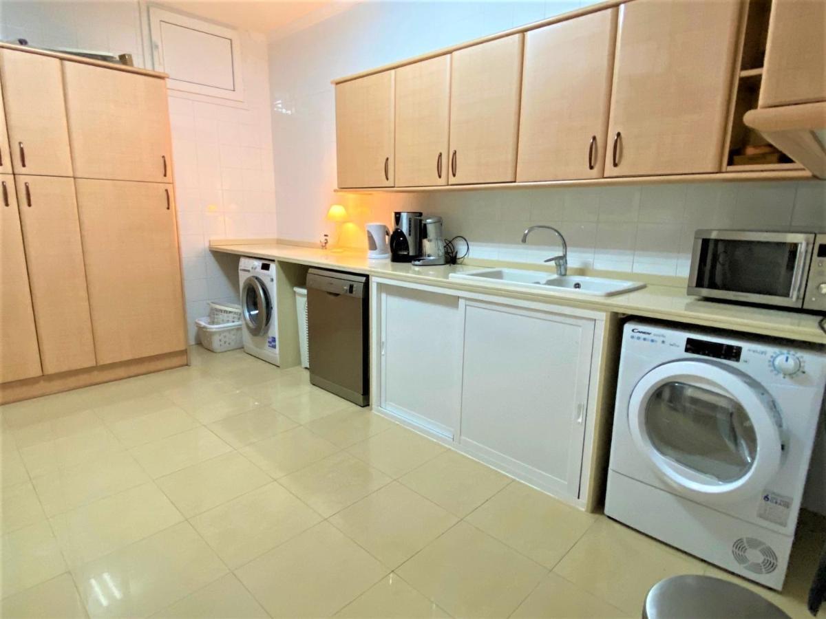 Beachside Villa With Panoramic Sea Views Benalmádena Exteriör bild