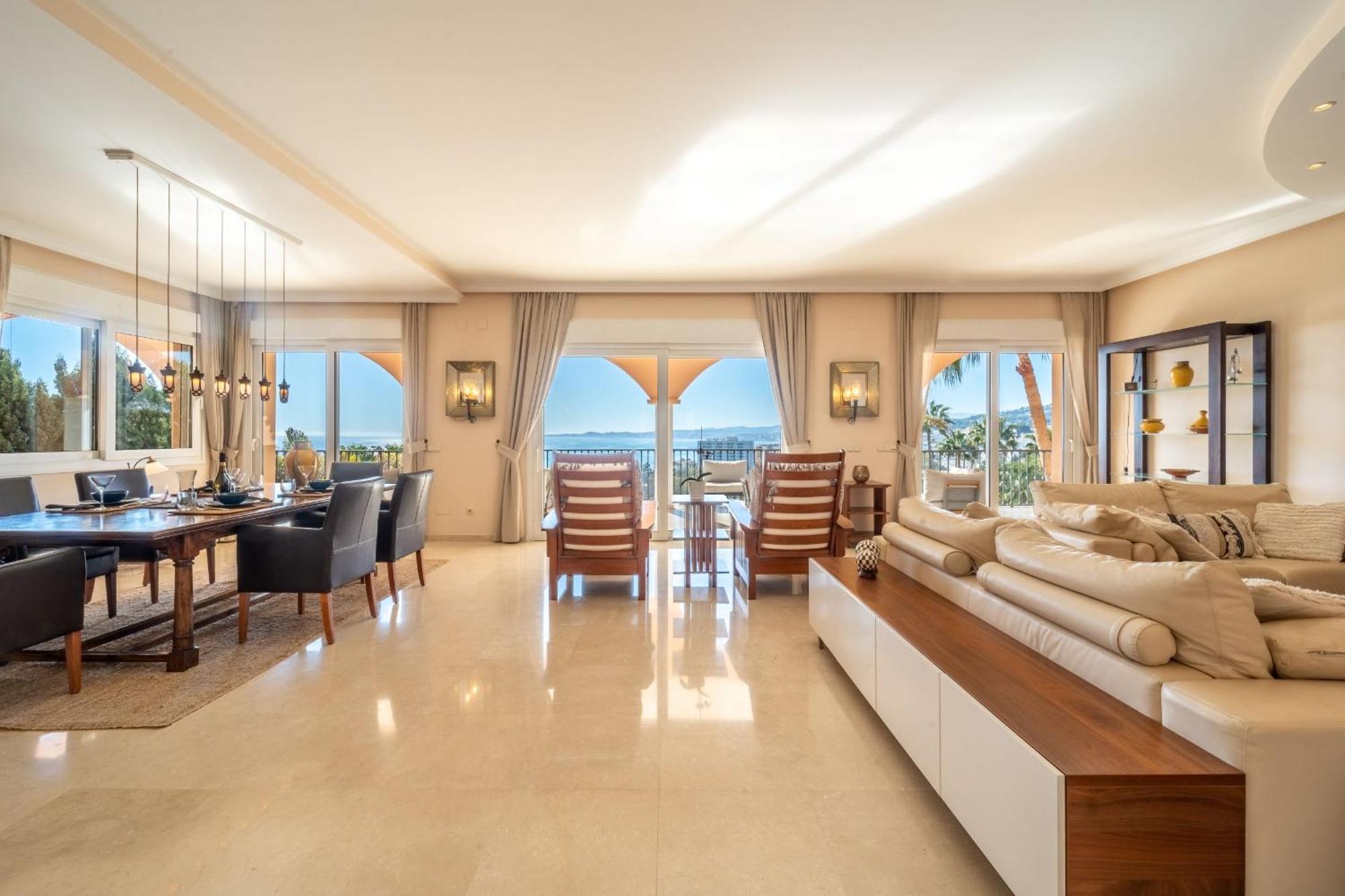 Beachside Villa With Panoramic Sea Views Benalmádena Exteriör bild