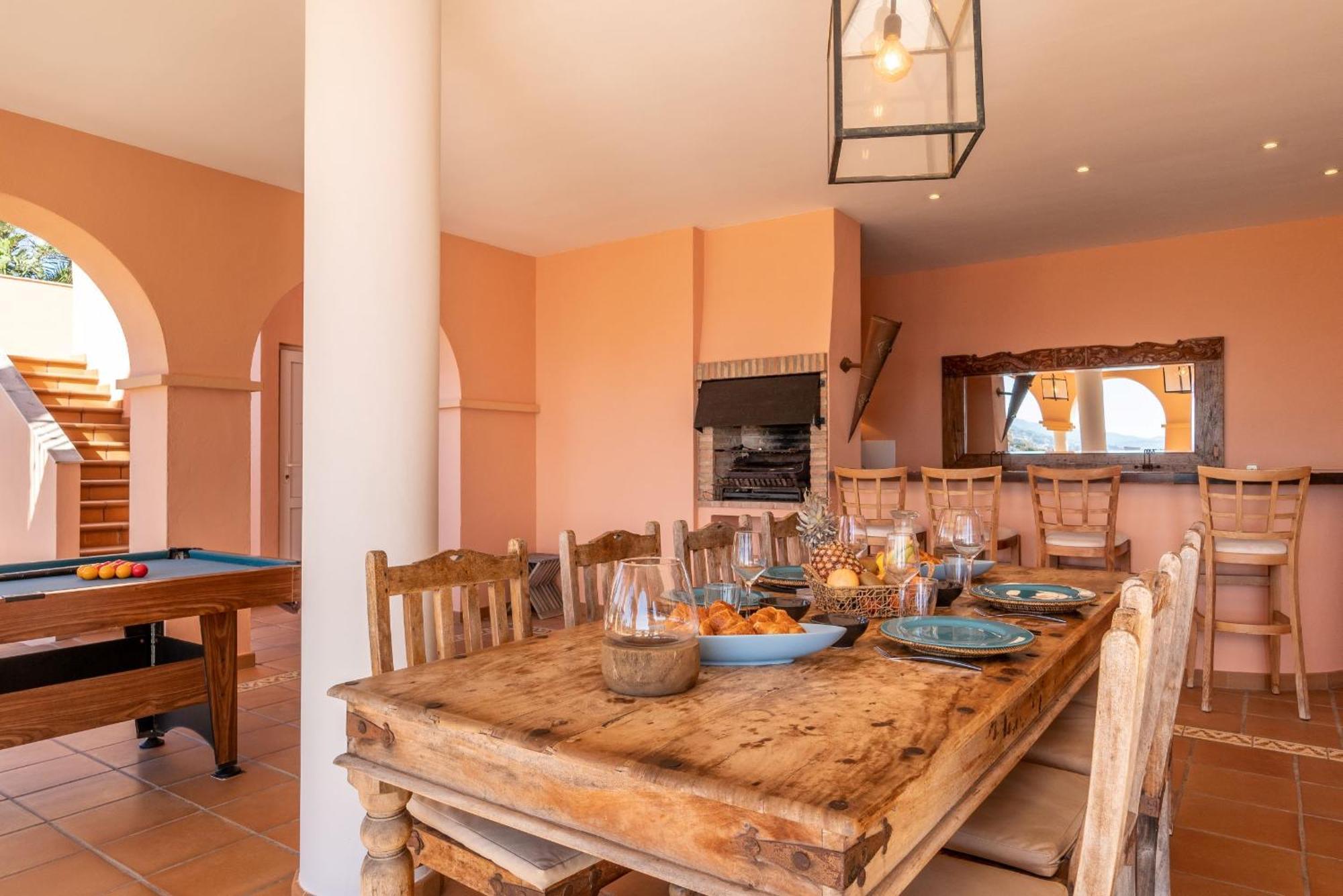 Beachside Villa With Panoramic Sea Views Benalmádena Exteriör bild