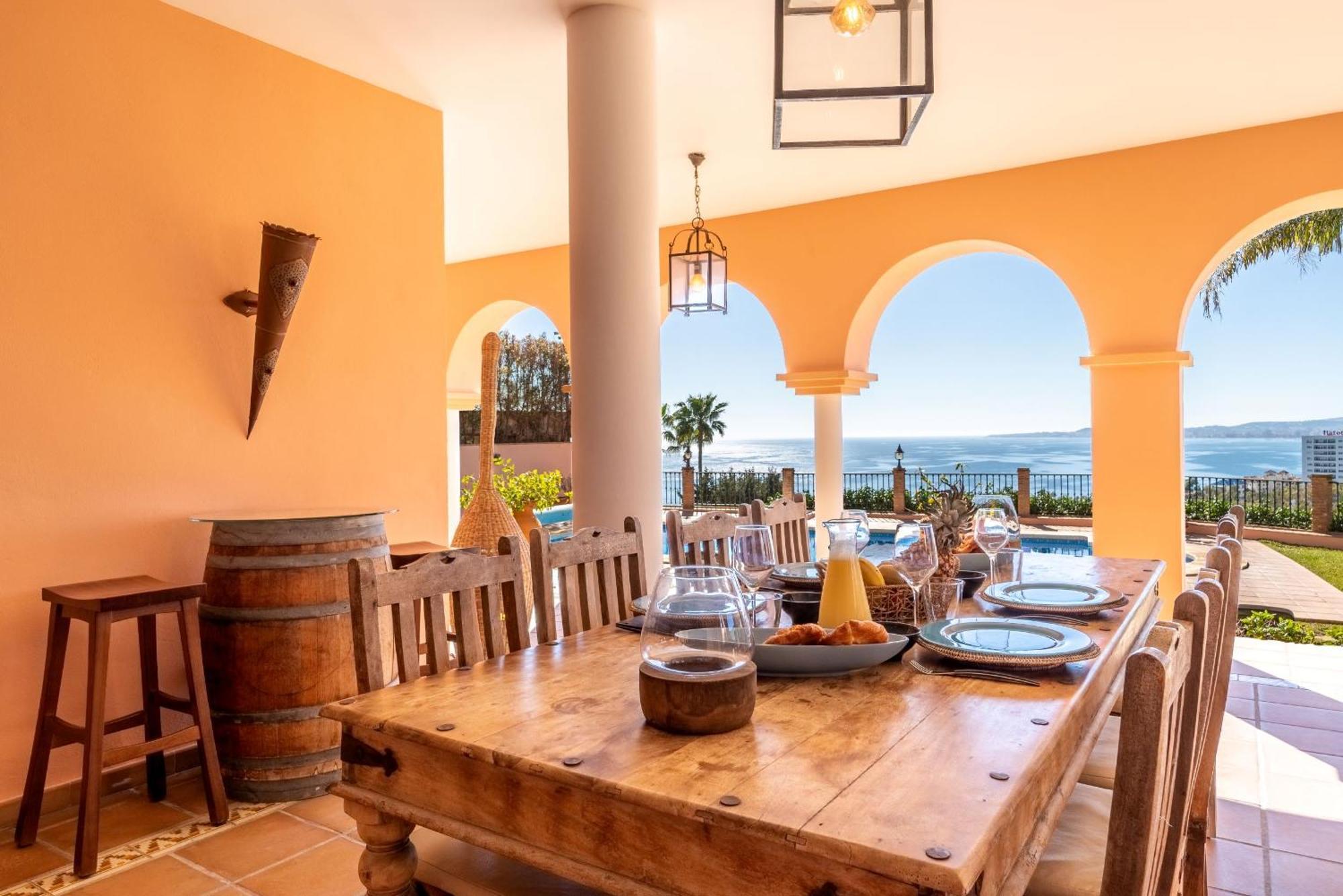 Beachside Villa With Panoramic Sea Views Benalmádena Exteriör bild