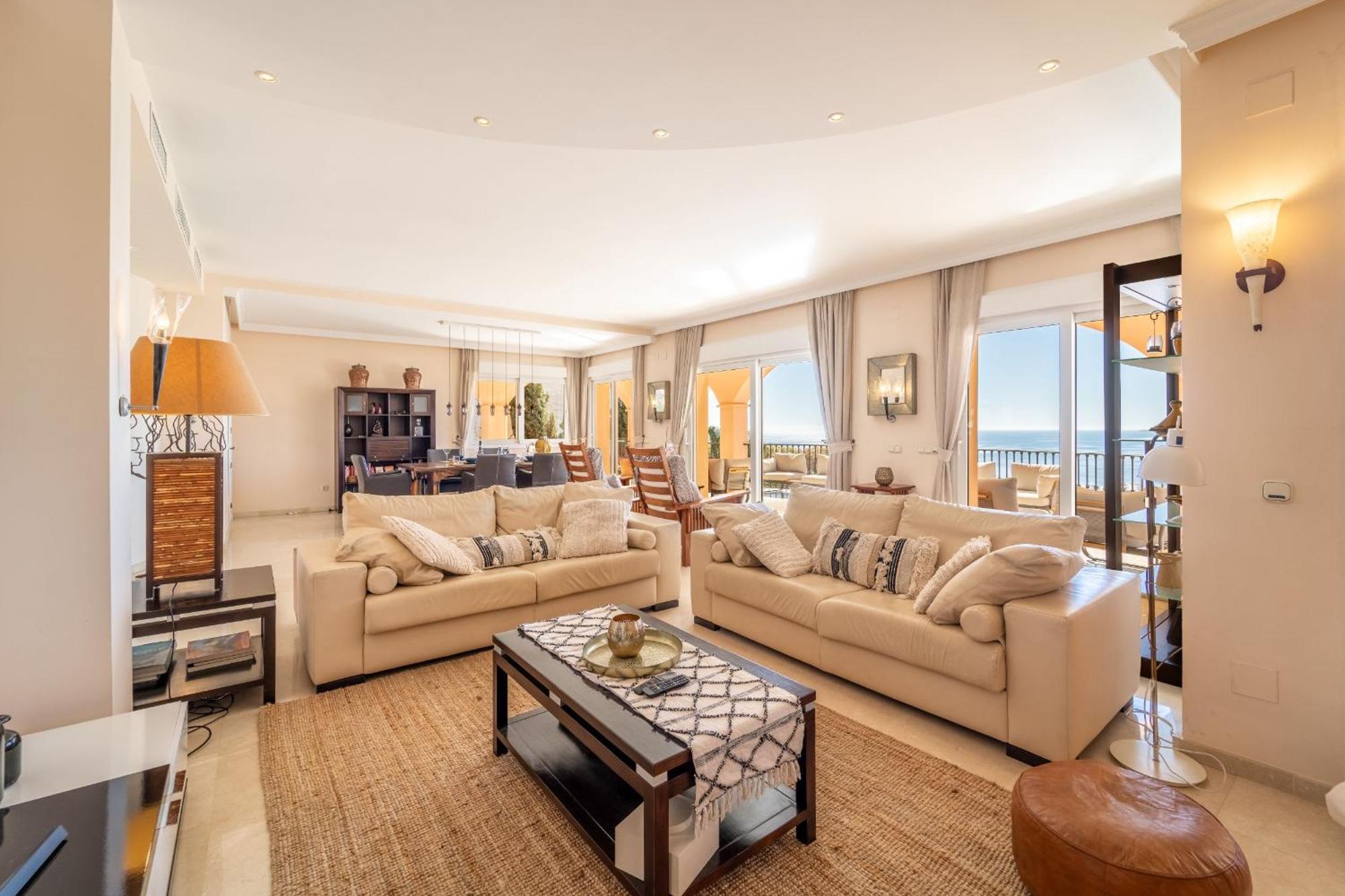 Beachside Villa With Panoramic Sea Views Benalmádena Exteriör bild