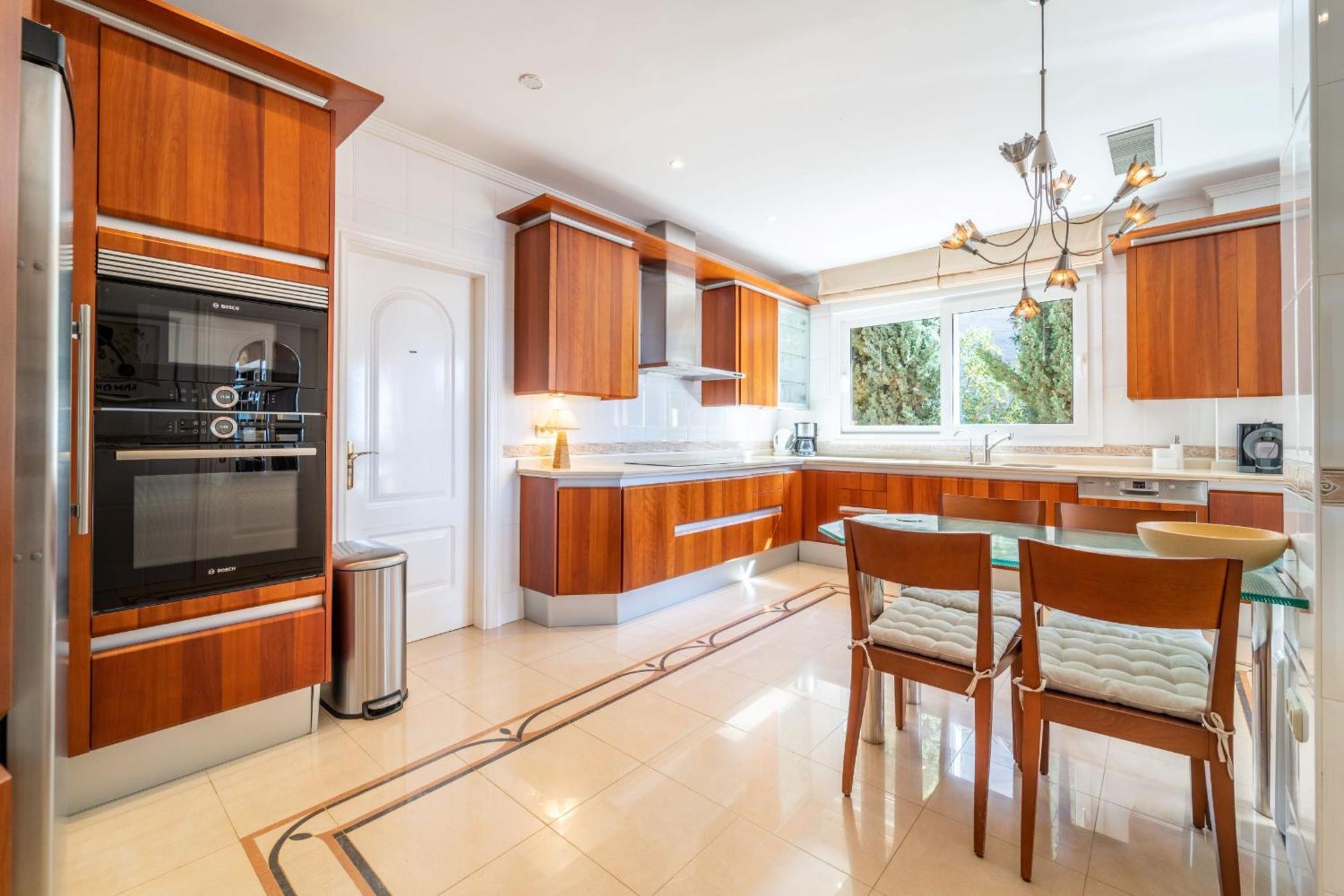 Beachside Villa With Panoramic Sea Views Benalmádena Exteriör bild