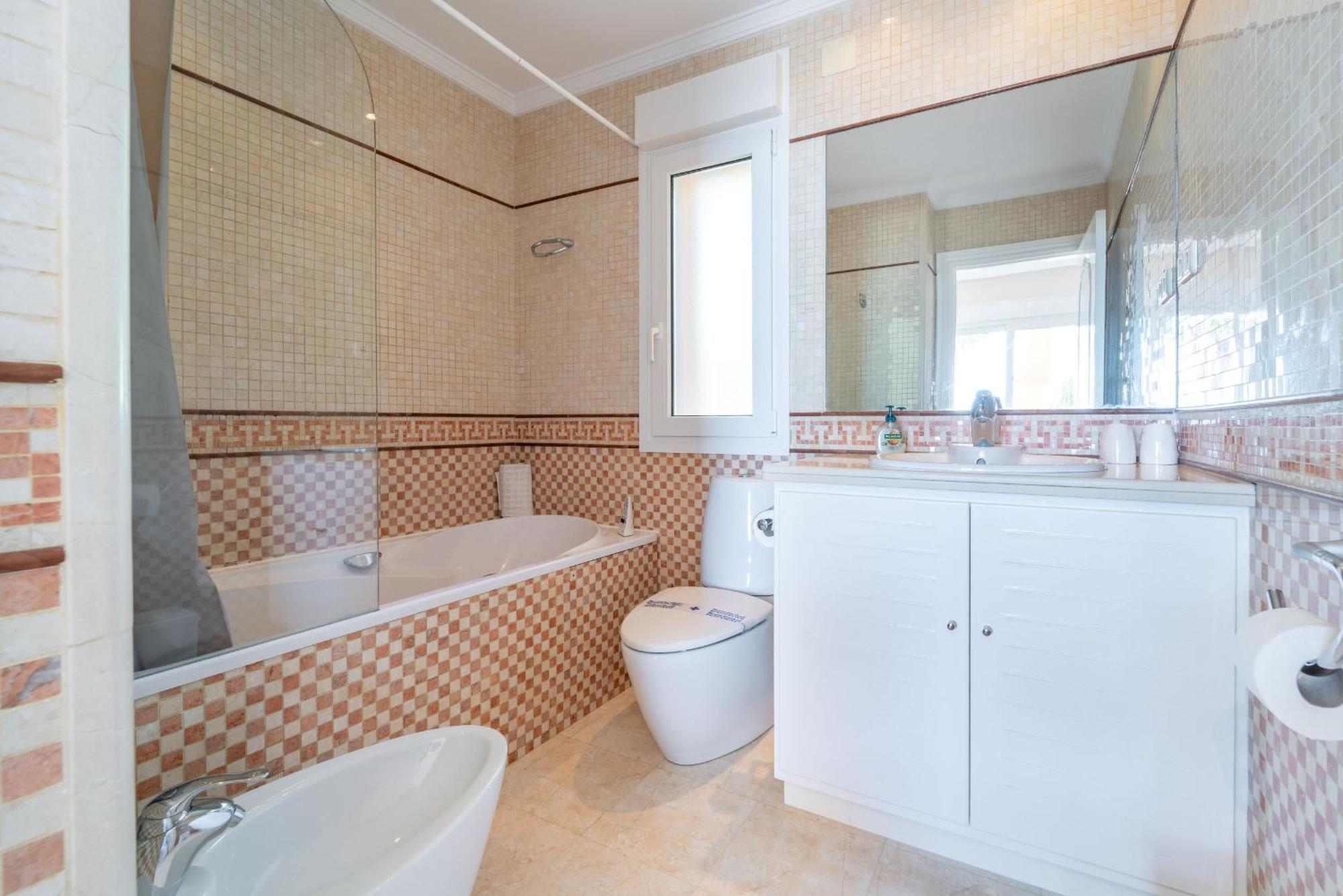 Beachside Villa With Panoramic Sea Views Benalmádena Exteriör bild