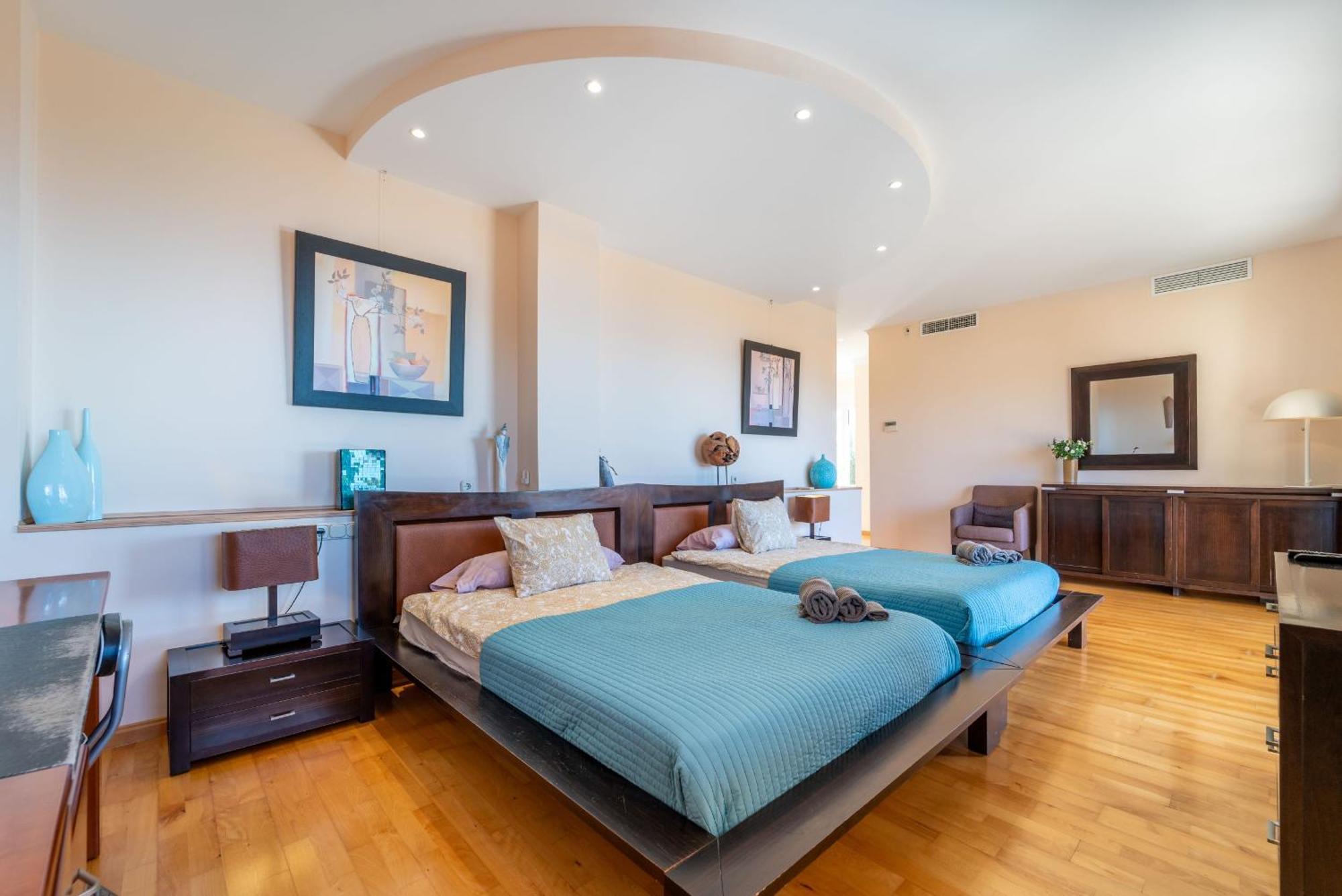 Beachside Villa With Panoramic Sea Views Benalmádena Exteriör bild